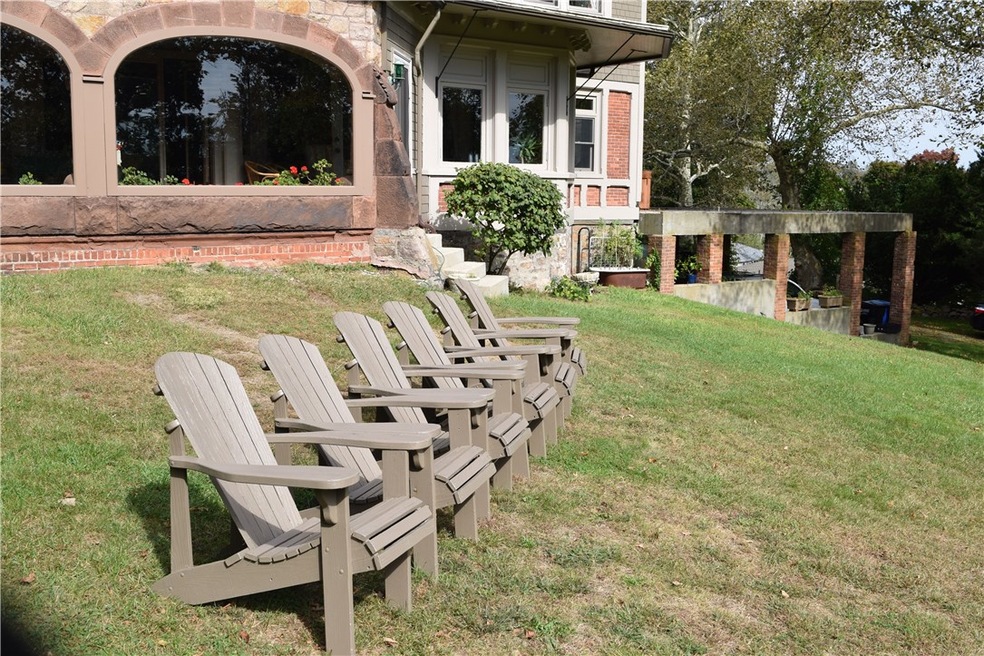 105 Ruggles Ave, Newport, RI 02840 - photo 1