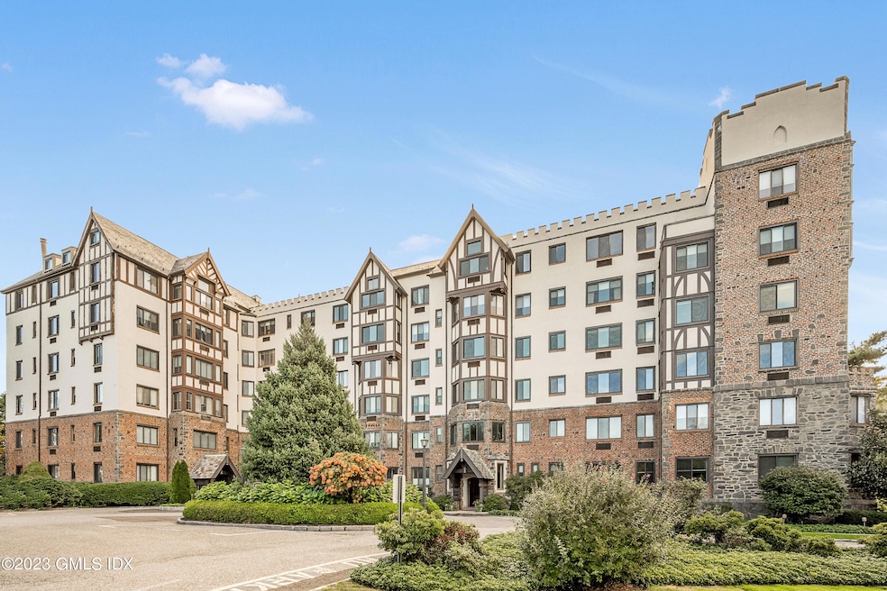 Greenwich Lodge unit 1I, Greenwich, CT 06830 - photo 1