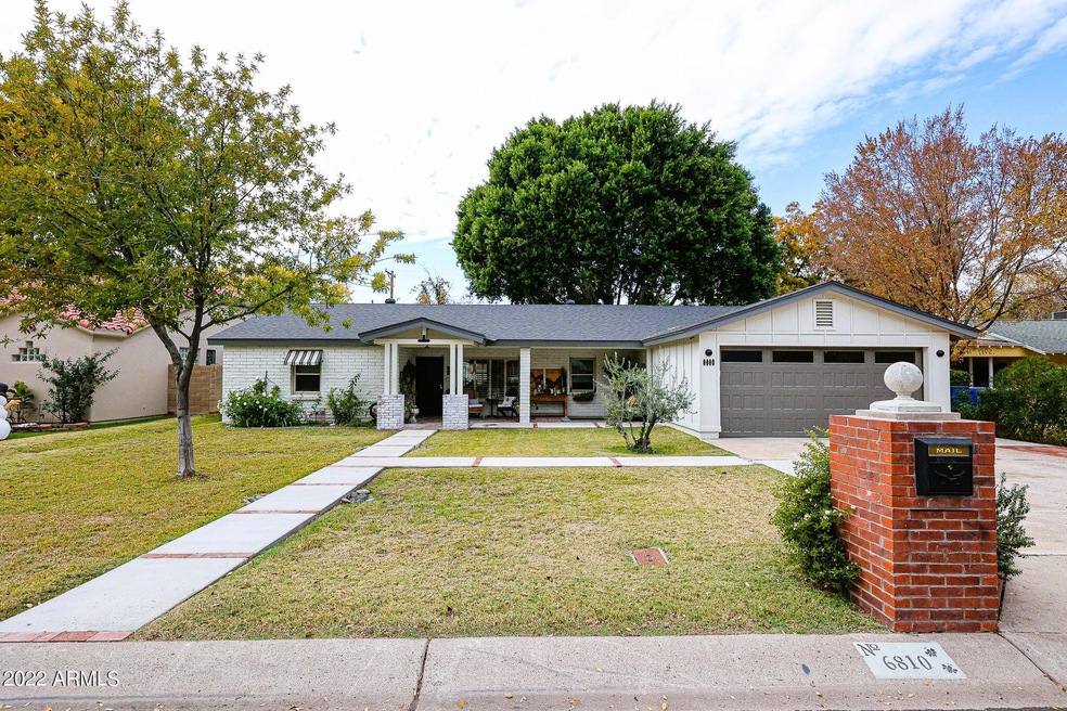 Sold $800,000 • Co-Listing Agent