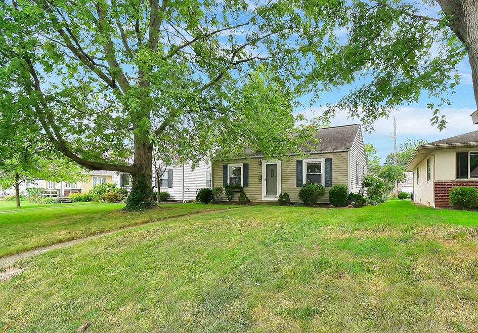 576 E Beechwold Blvd, Columbus, OH 43214 - photo 1