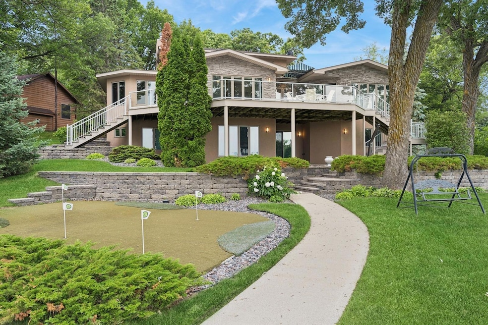 For Sale $1,299,900 • Co-Listing Agent