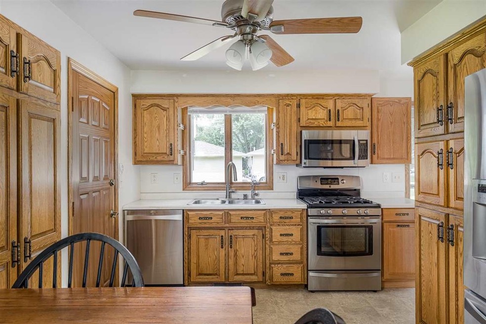 2720 W Brewster St, Appleton, WI 54914 - photo 1