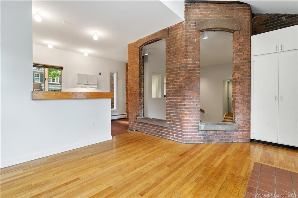 239 Bradley St unit 1, New Haven, CT 06510 - photo 1