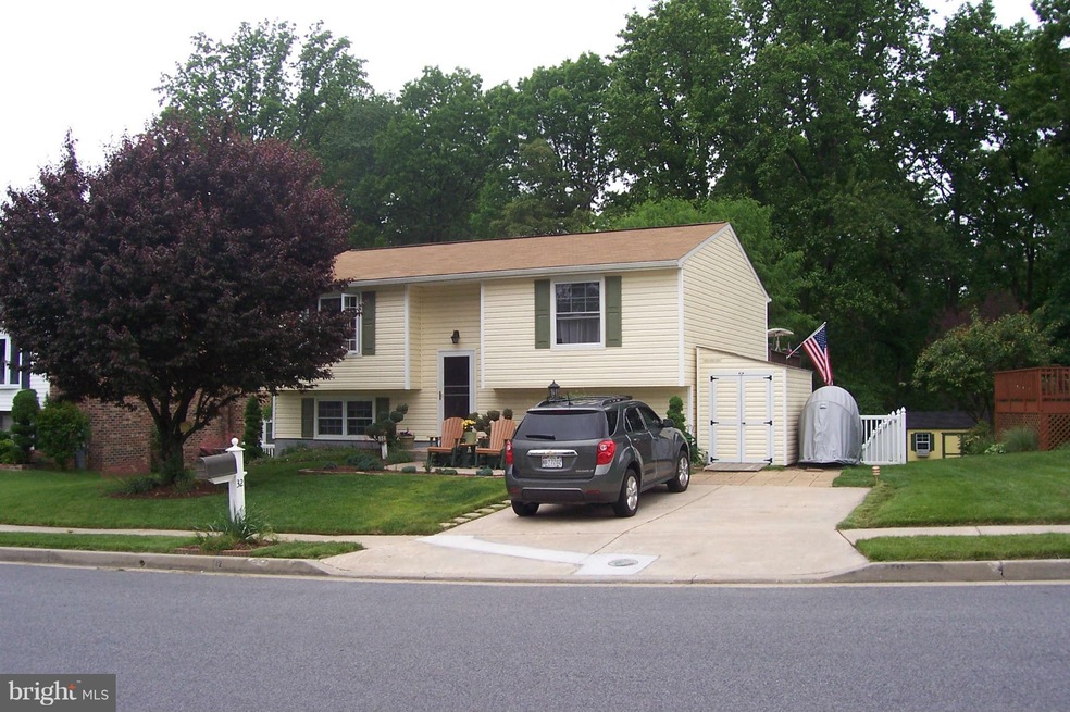 32 Yew Rd, Essex, MD 21221 - photo 1