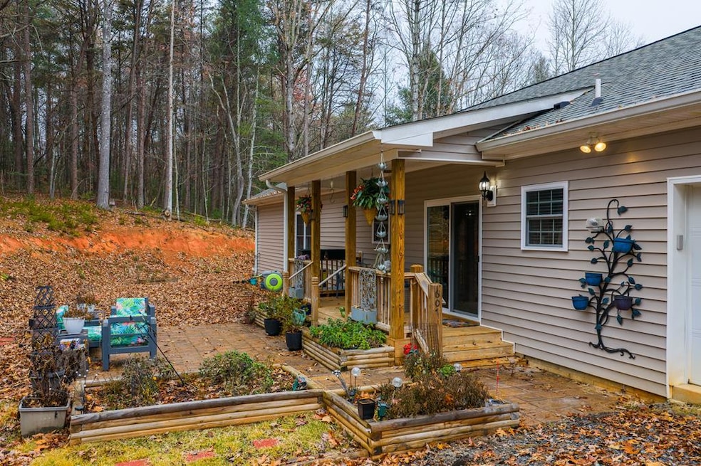 607 S Satsuma Ct S, Ellijay, GA 30540 - photo 1