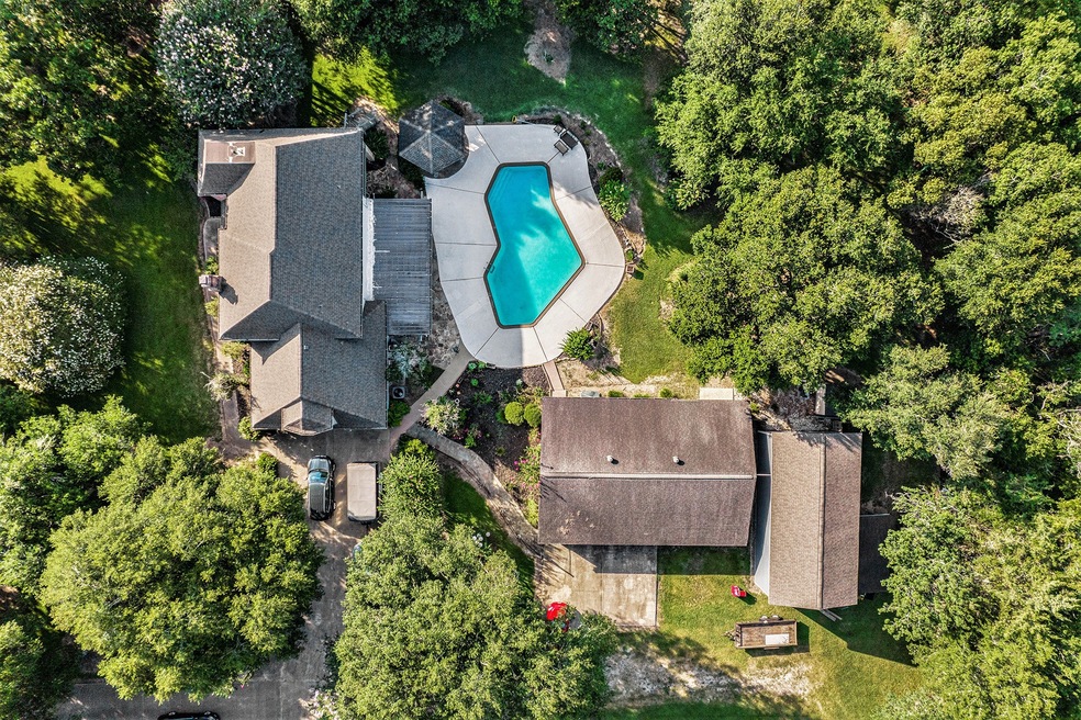 1105 Main St, Alvin, TX 77511 - photo 1