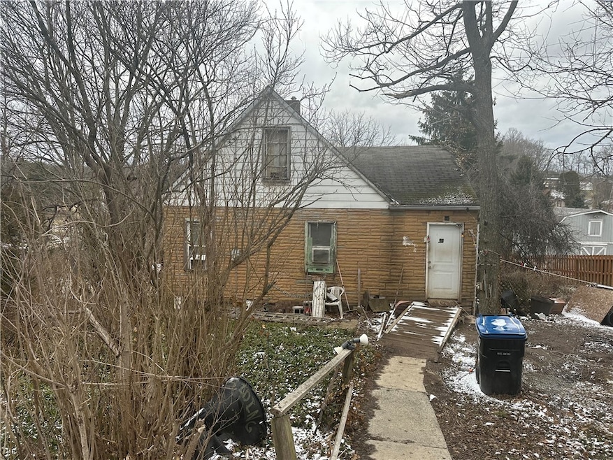 148 Zimmerle Dr, Aliquippa, PA 15001 - photo 1