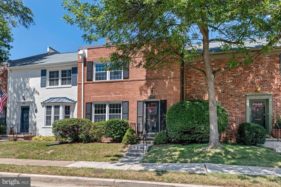 8434 Willow Forge Rd, Springfield, VA 22152 - photo 1