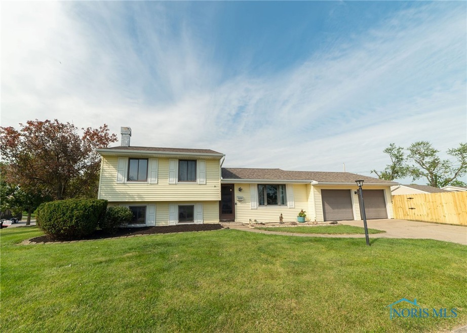 2279 104th St, Toledo, OH 43611 - photo 1