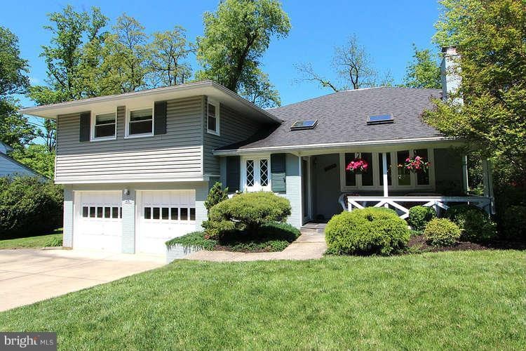 9020 Brierly Rd, Chevy Chase, MD 20815 - photo 1