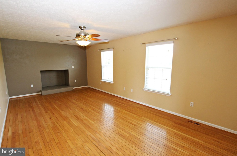 573 Cider Dr, Bunker Hill, WV 25413 - photo 1