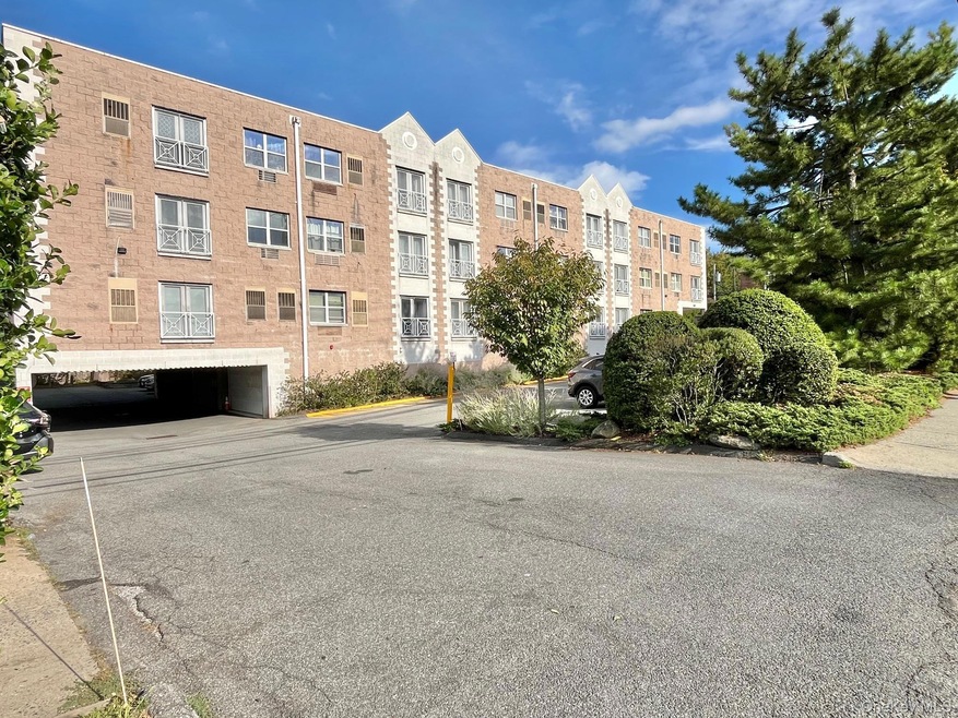 501 N Barry Ave unit 2F, Mamaroneck, NY 10543 - photo 1