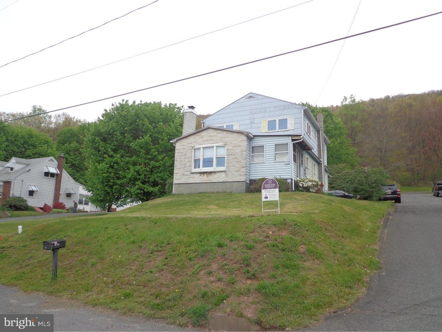 135 Laurel St, Ashland, PA 17921 - photo 1