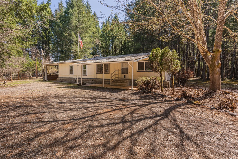 525 Logan Cut Dr. - Cave Junction, OR 97