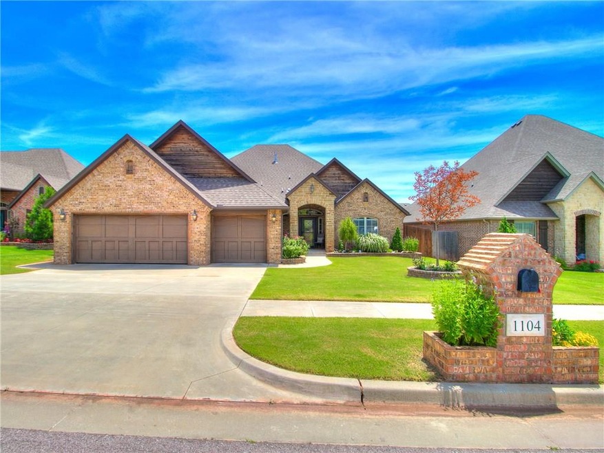 1104 Samantha Ln, Moore, OK 73160 - photo 1