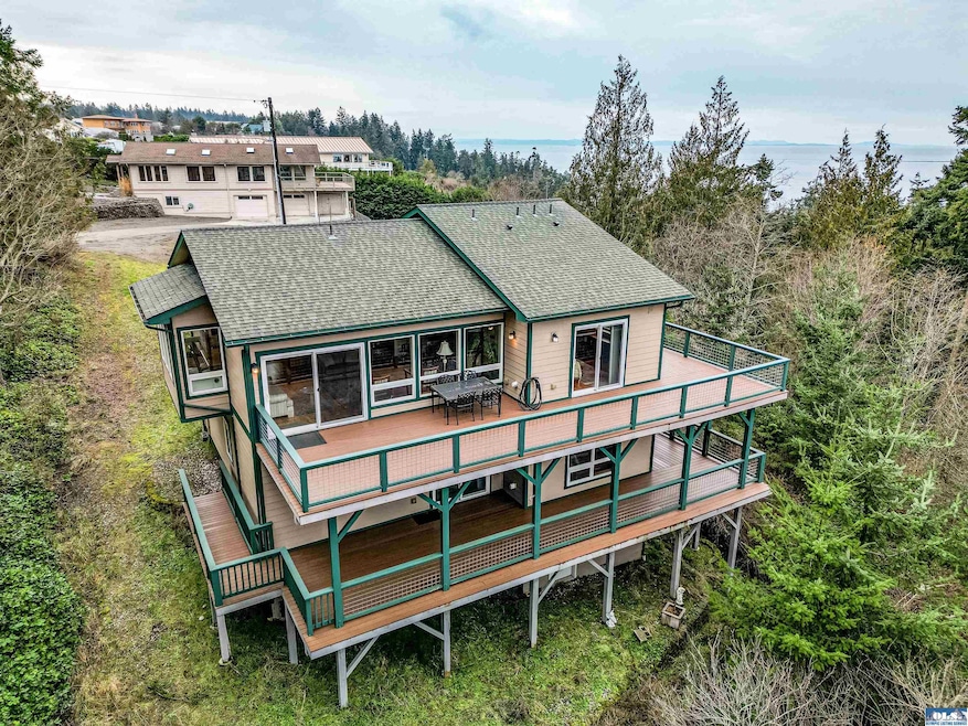 Two levels of composite decking to enjoy amazing views year round.