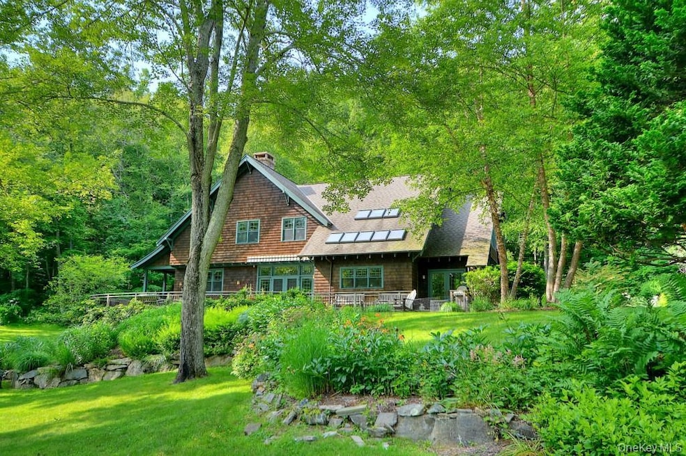 16 Old Post Rd, Mount Kisco, NY 10549 - photo 1