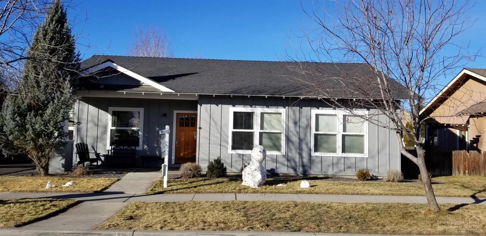 61227 Fairfield Dr, Bend, OR 97702 - photo 1