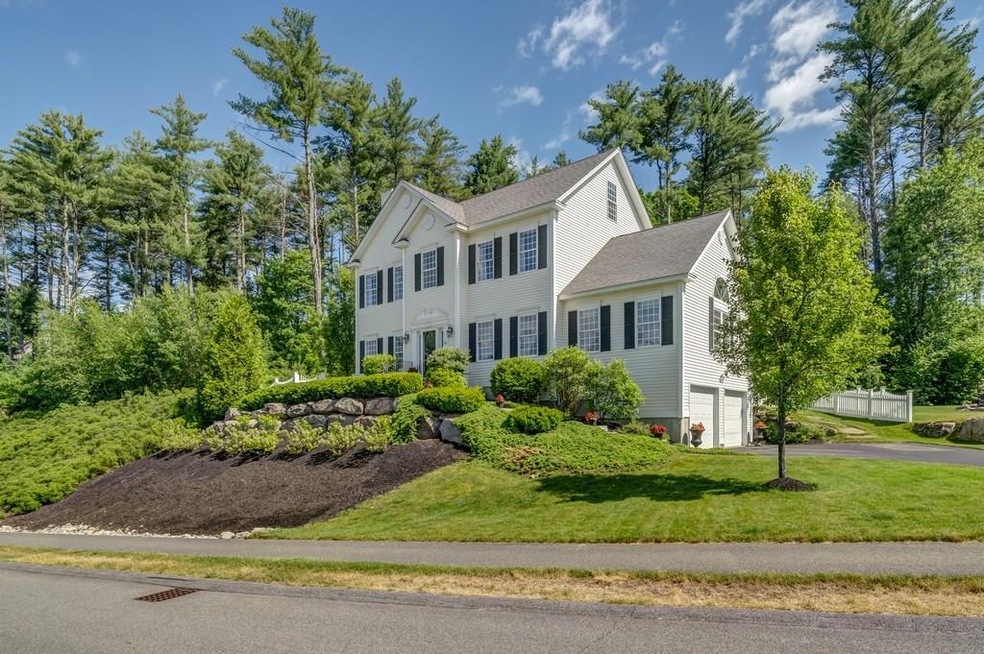 6 Grapevine Rd, MerriMacK, NH 03054 - photo 1