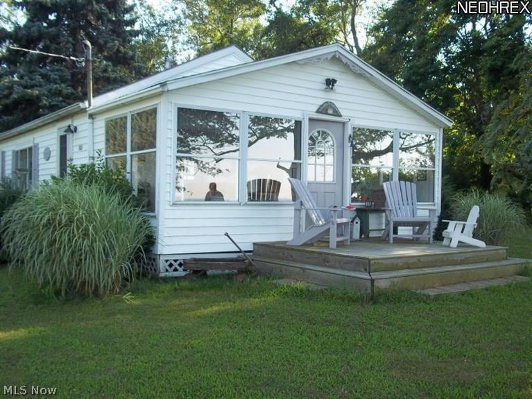 7881 Cushman Dr, Conneaut, OH 44030 - photo 1