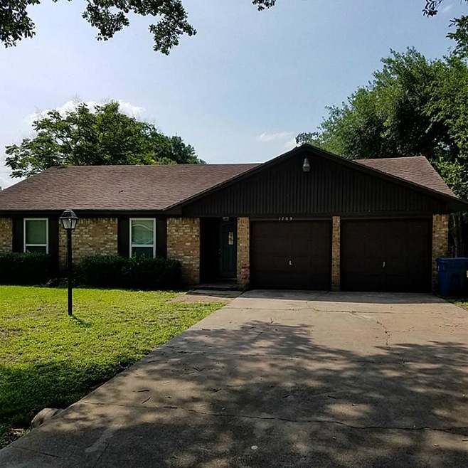 1709 Brumbelow St, Rosenberg, TX 77471 - photo 1
