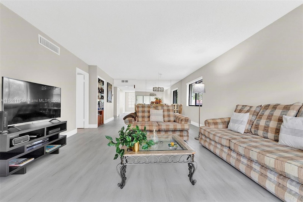 16274 Laurel Dr unit 201, Weston, FL 33326 - photo 1