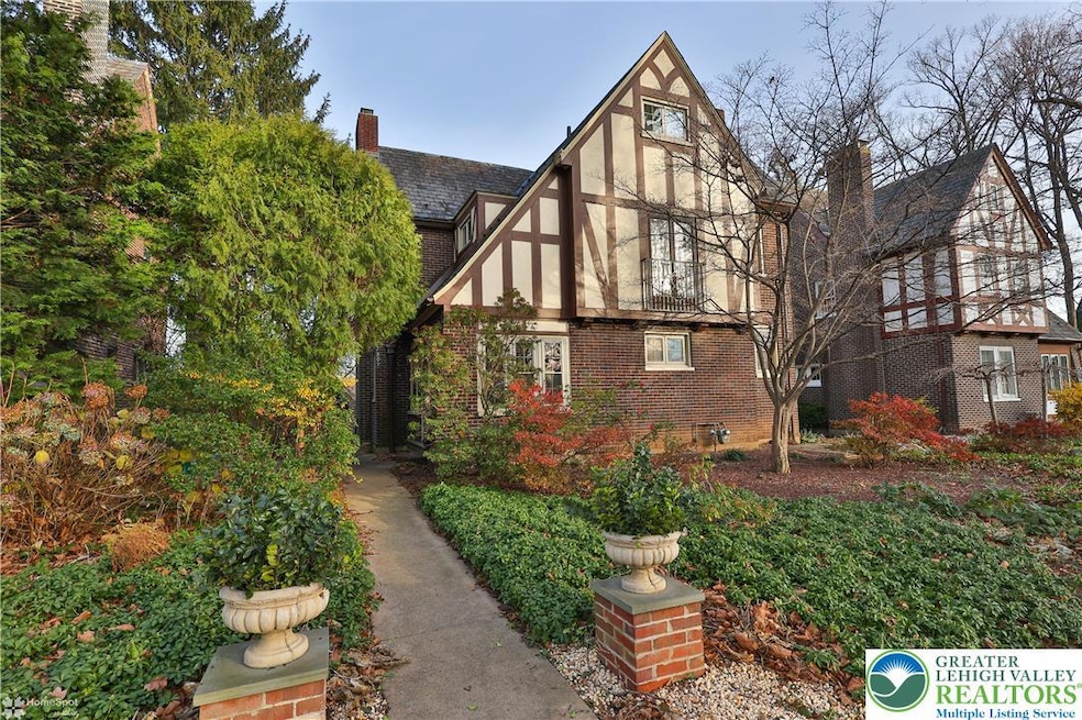 1808 Sycamore St, Bethlehem, PA 18017 - photo 1