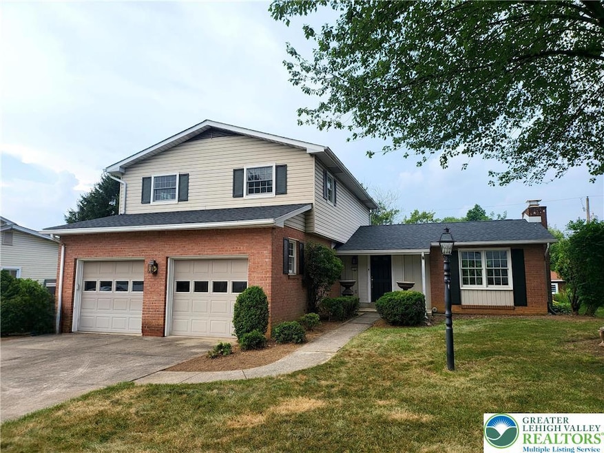 1030 N 10th St, Whitehall, PA 18052 - photo 1