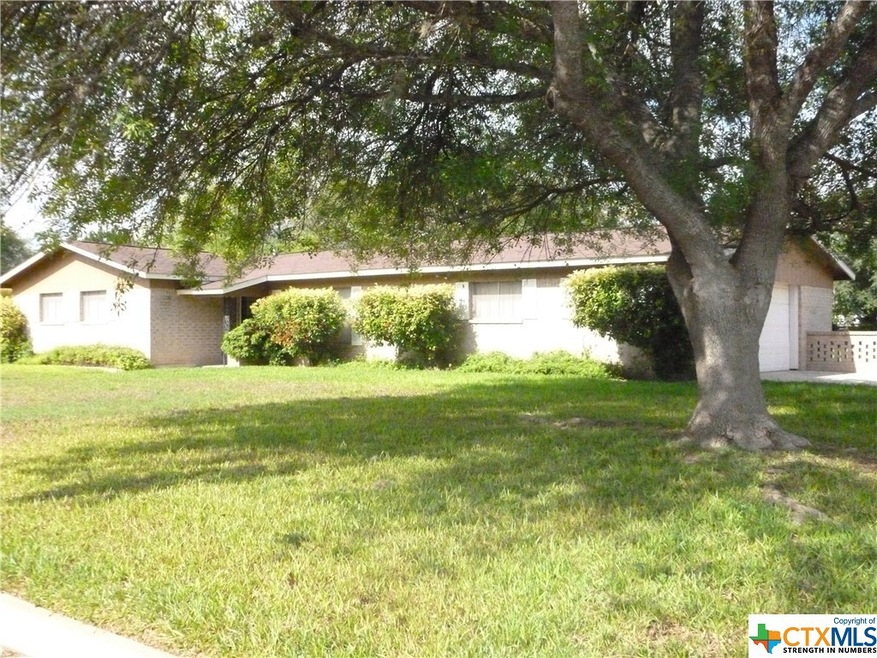 1187 Rivercrest Dr, New Braunfels, TX 78130 - photo 1