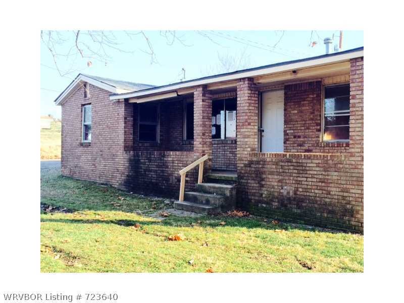 8 S Gin Town Rd, Mulberry, AR 72947 - photo 1