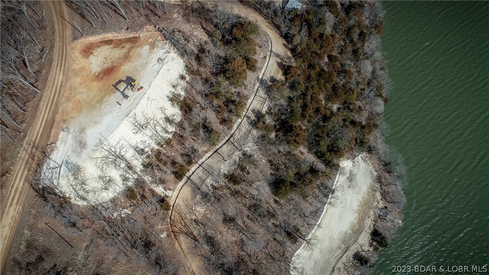 Check out these 2 lots, 2nd tier and lakefront wit