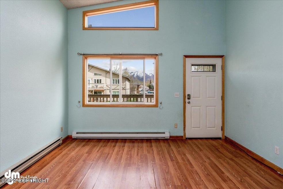 04-Living Room_MAX7689-Edit