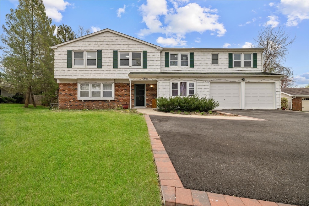 For Sale $835,900 • Co-Listing Agent