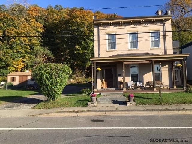 44 N Main St, Castleton On Hudson, NY 12033 - photo 1
