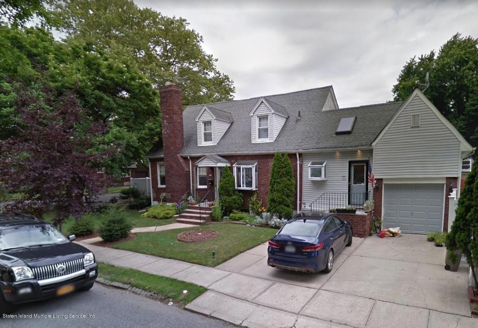267 Locust Ave, Staten Island, NY 10306 - photo 1