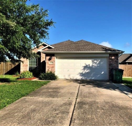 1445 Barras St, Alvin, TX 77511 - photo 1