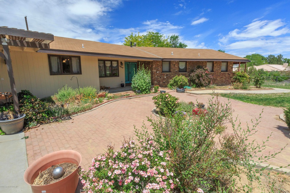 5804 Cedarwood St, Farmington, NM 87402 - photo 1