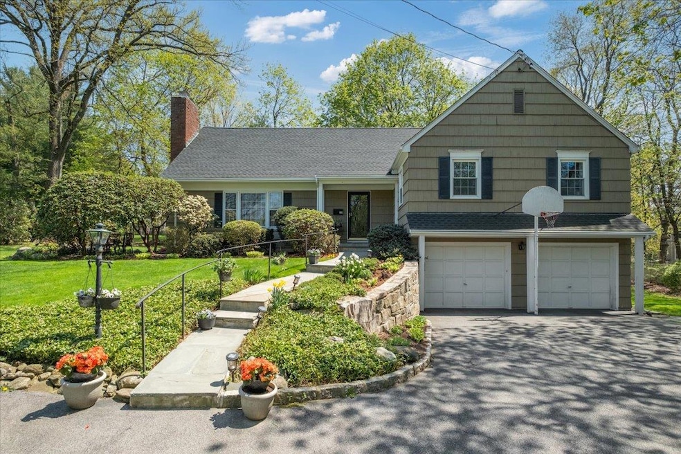 Sold $1,560,000 • Co-Listing Agent