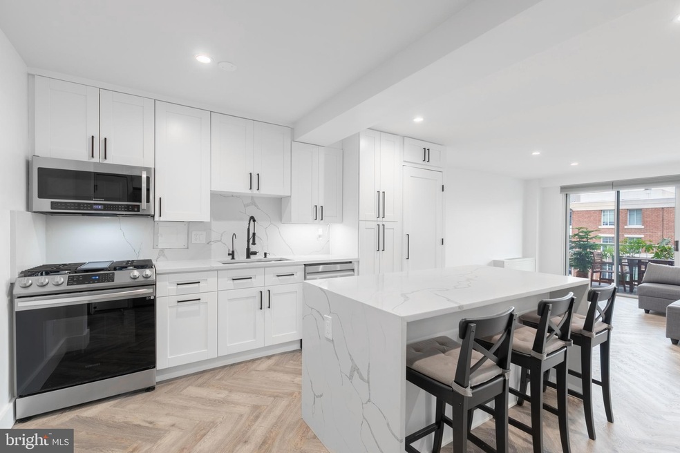 Potomac Plaza Terraces unit 809, Washington, DC 20037 - photo 1