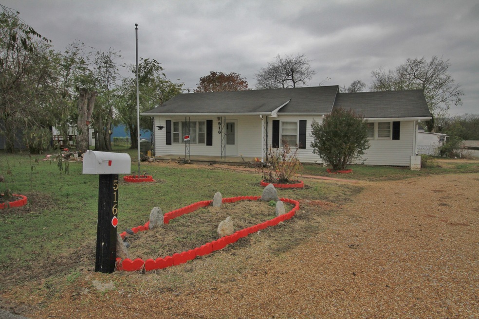 516 Prichard St, Lebanon, TN 37087 - photo 1