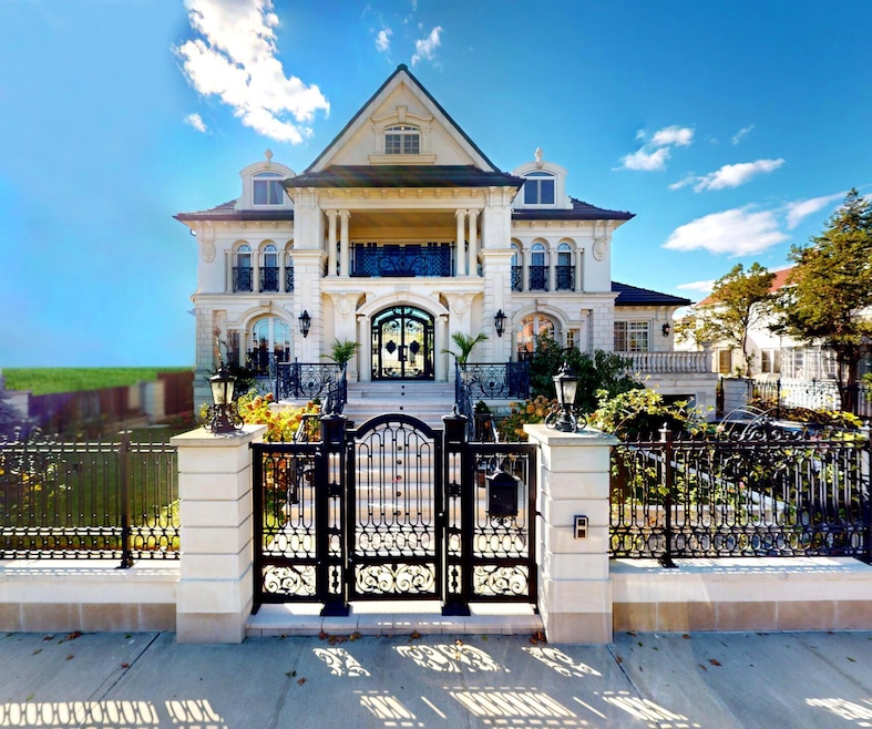 For Sale $10,900,000 • Co-Listing Agent