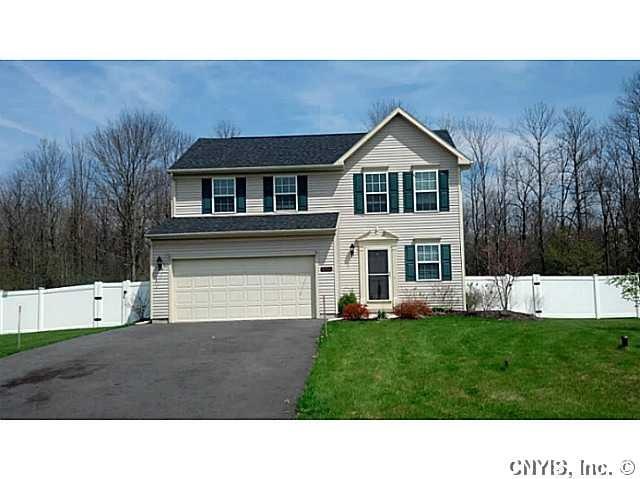 Exterior Front Welcome home! Private wooded lot! Y