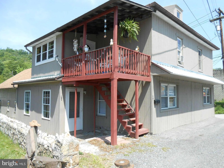 448 S Washington St unit 2, Berkeley Springs, WV 25411 - photo 1