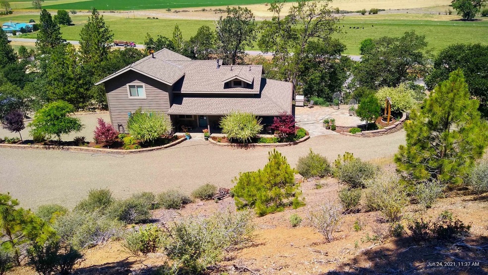 134 Heppner Ln, Fort Jones, CA 96032 - photo 1