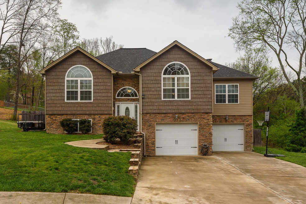 901 Soaring Eagle Cir, Hixson, TN 37343 - photo 1