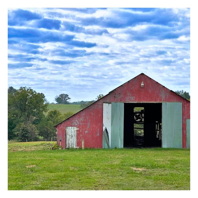 Barn 1 pic