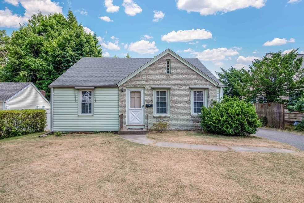 34 Sheridan Ave, West Springfield, MA 01089 - photo 1