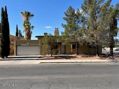 10600 Springwood Dr, El Paso, TX 79935 - photo 1