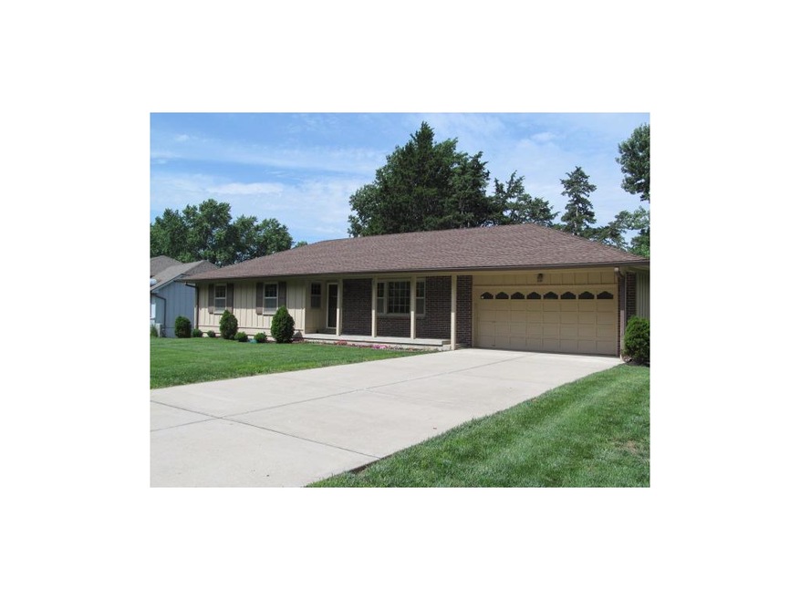 6024 Hauser Dr, Shawnee, KS 66216 - photo 1