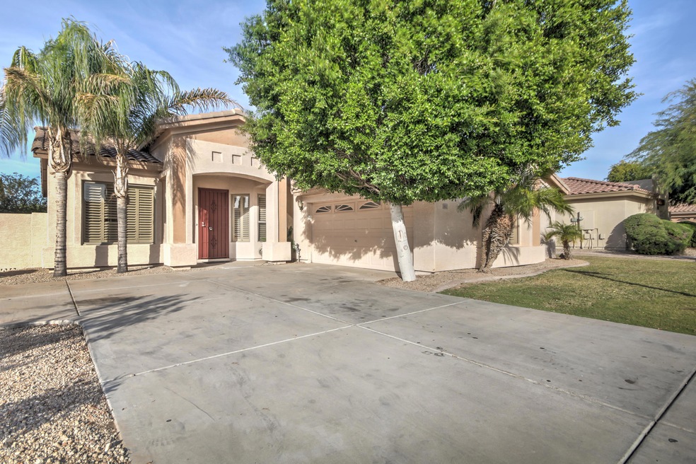 1452 E Geronimo St-3